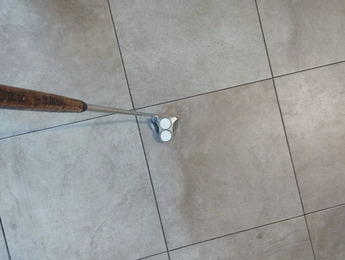 Odyssey 2 ball Putter - Image 2