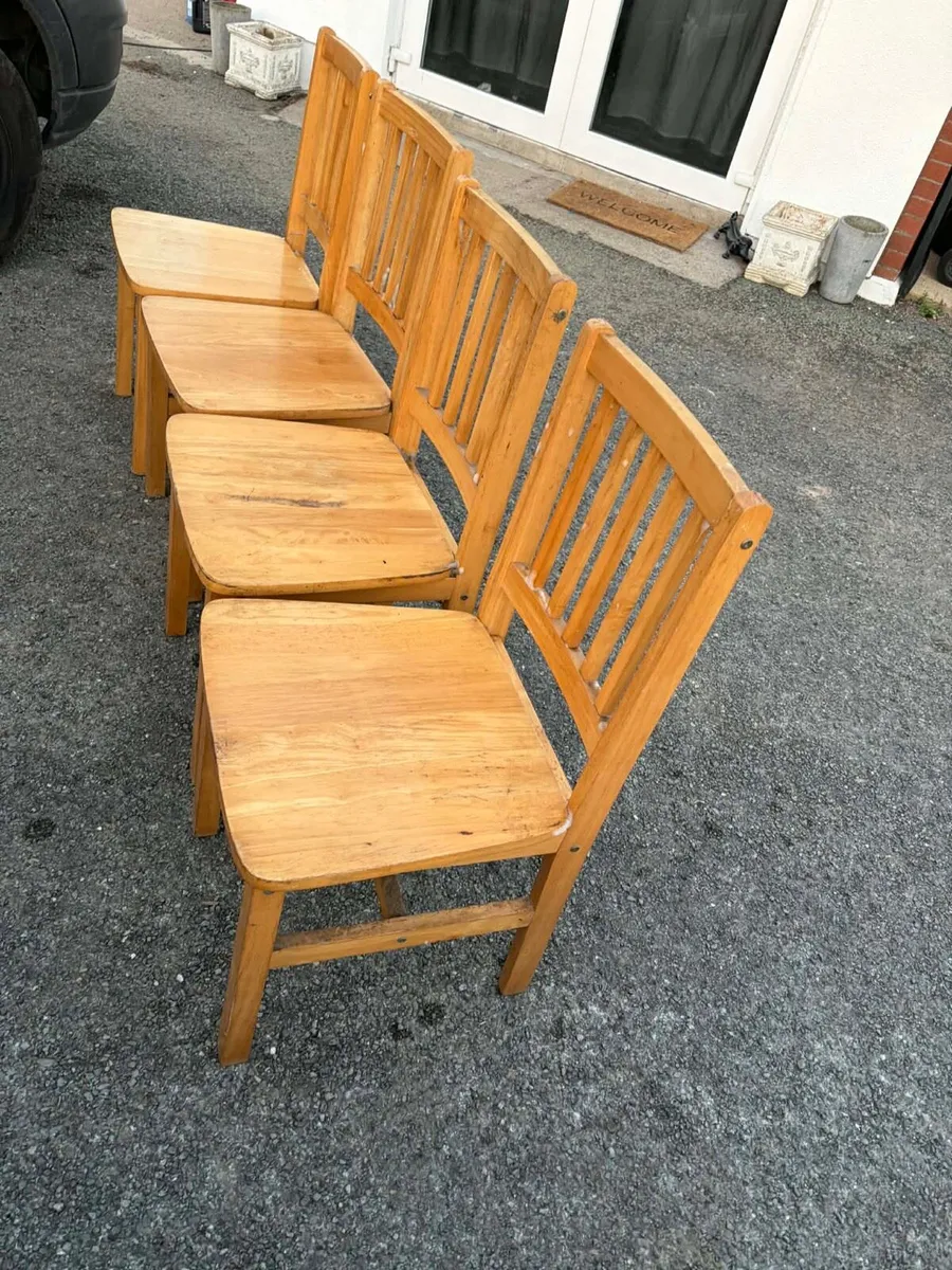 4 oak kitchen chairs €50 - Image 2