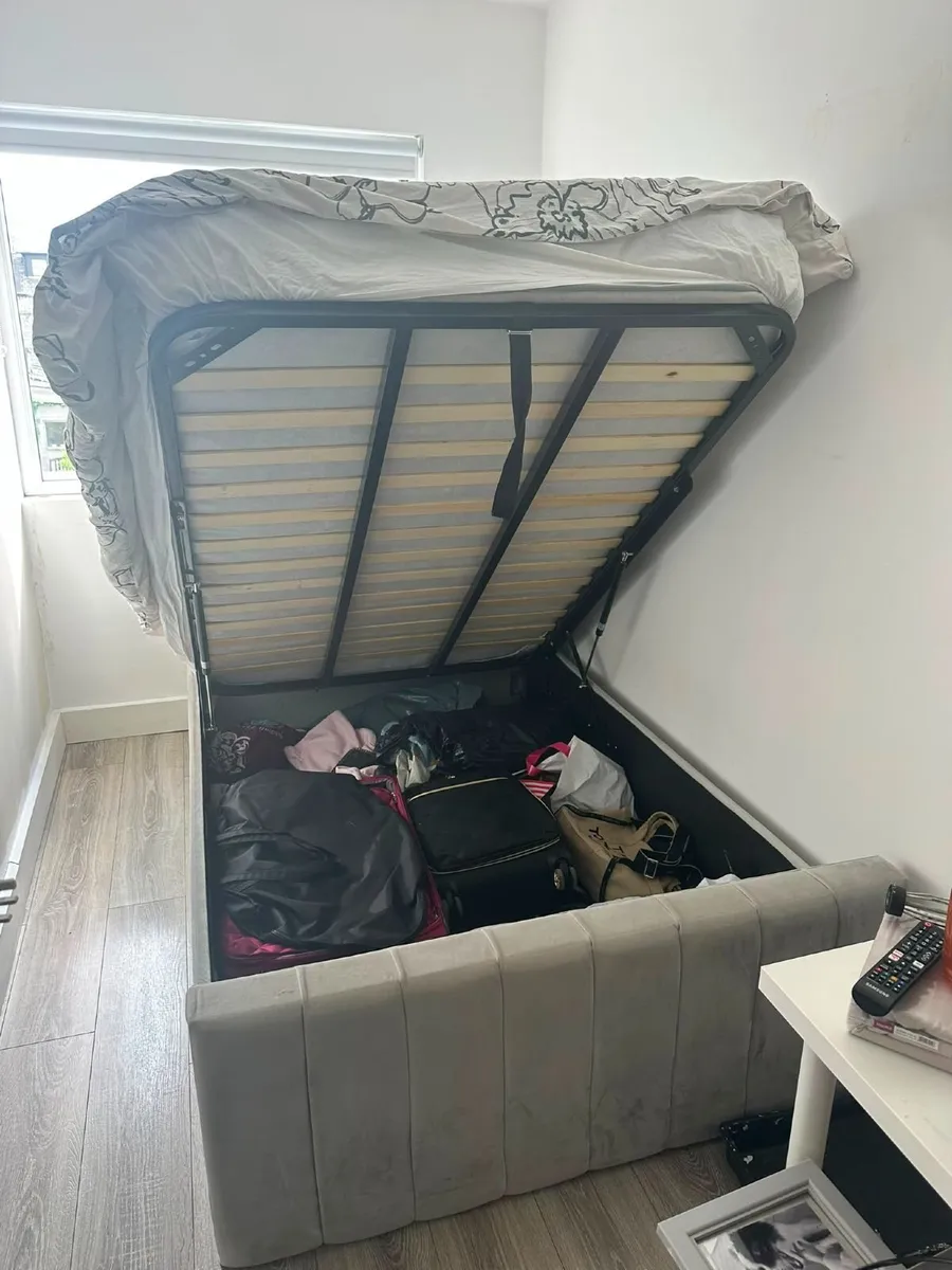 Bed - Image 3