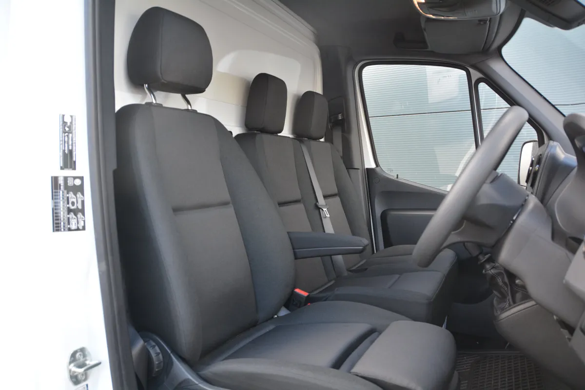 Mercedes-Benz Sprinter Box HIRE 2-4yrs + Service - Image 4