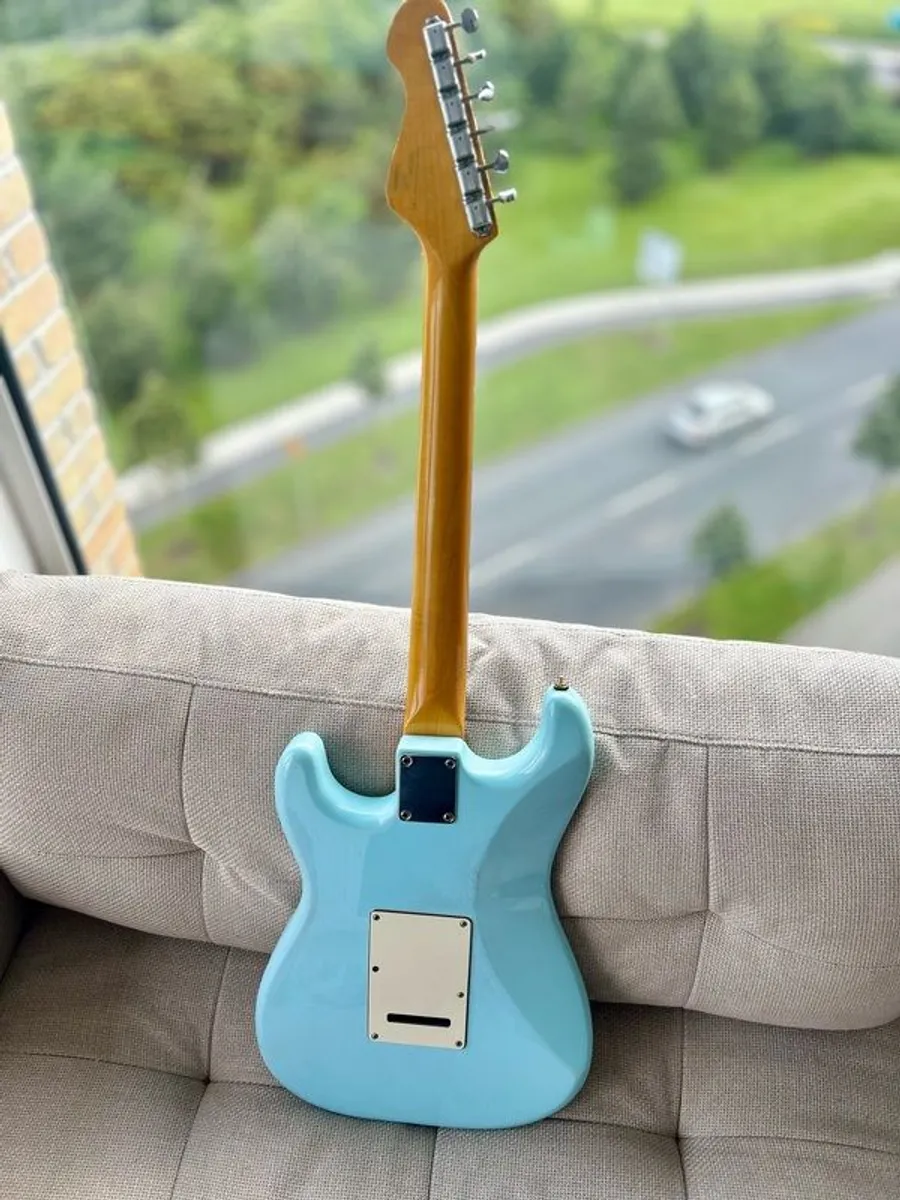 Vintage V6 Strat | Upgraded Pro Spec (Stainless Steel Frets / Seymour Duncan P90) Stratocaster - Image 2