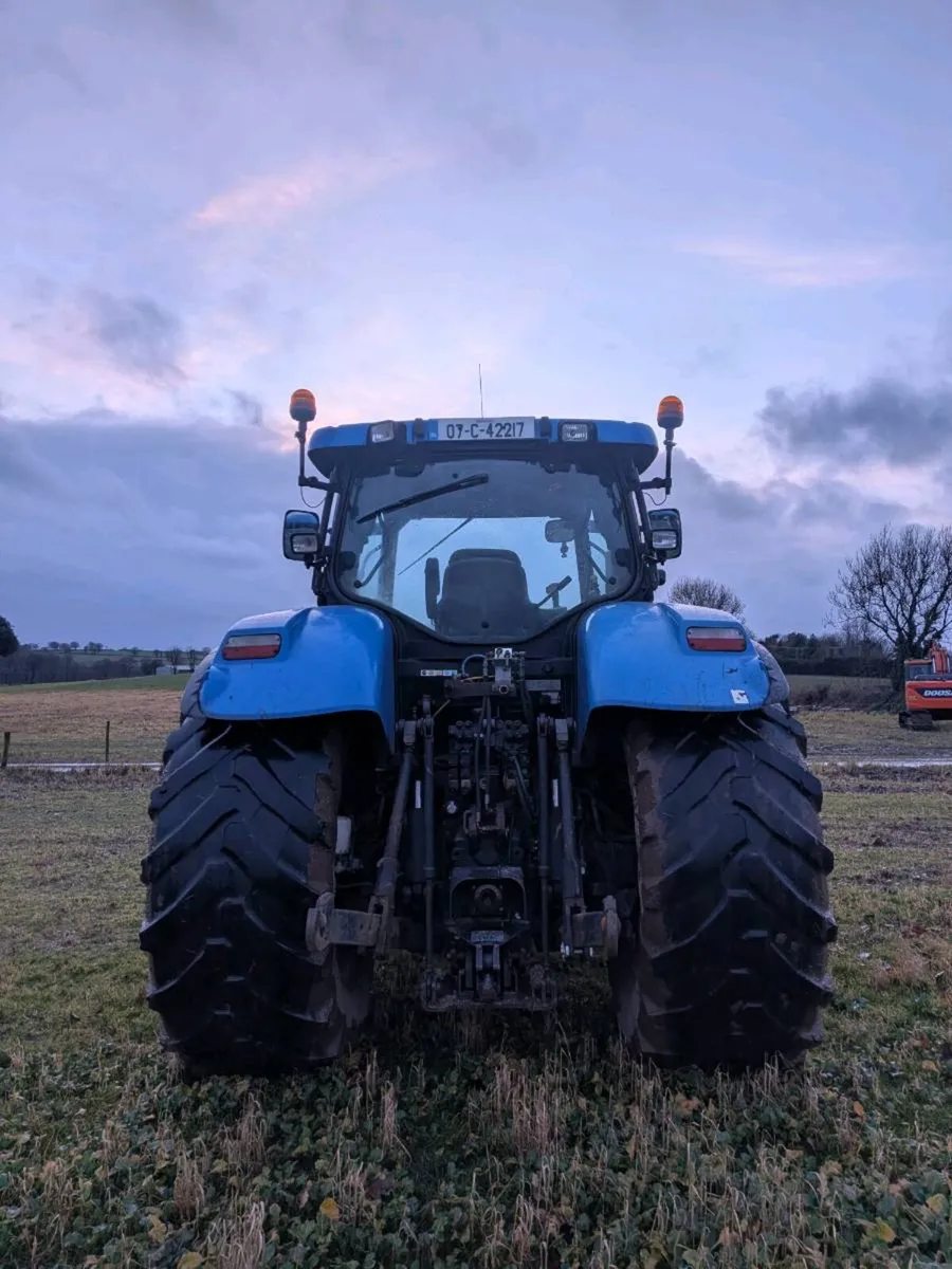 New Holland T7040 - Image 2
