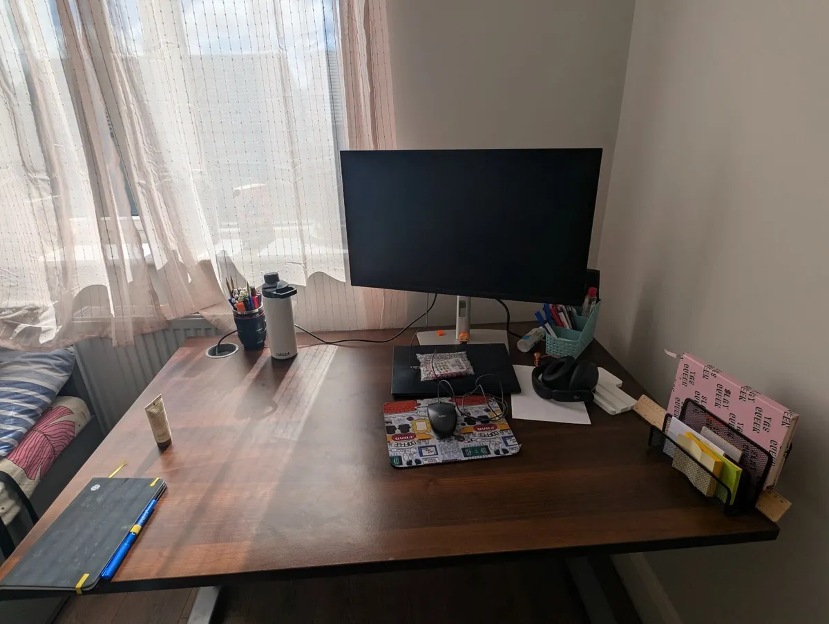 Office desk - Image 2