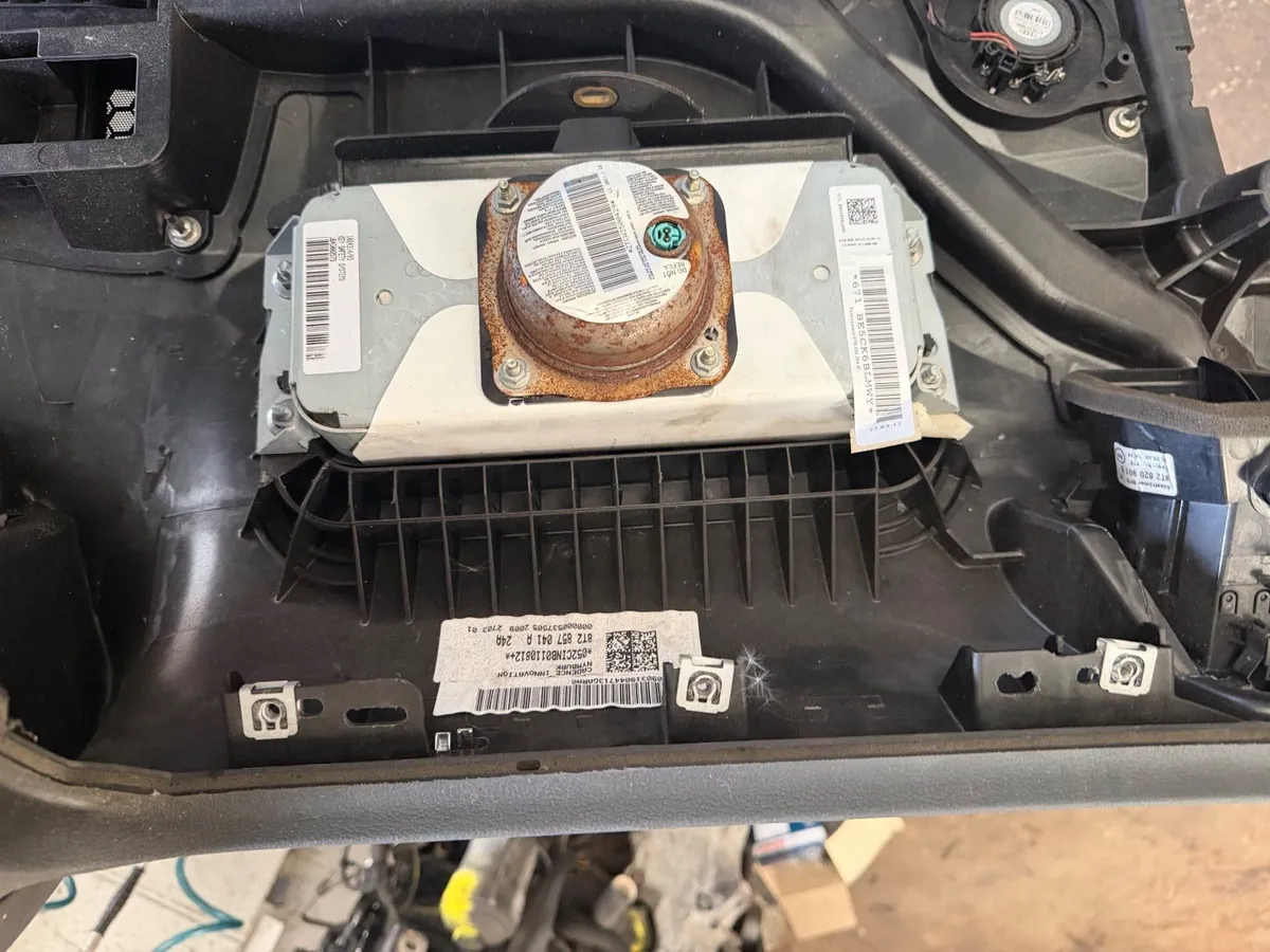 Audi A5 Airbags and dash - Image 3