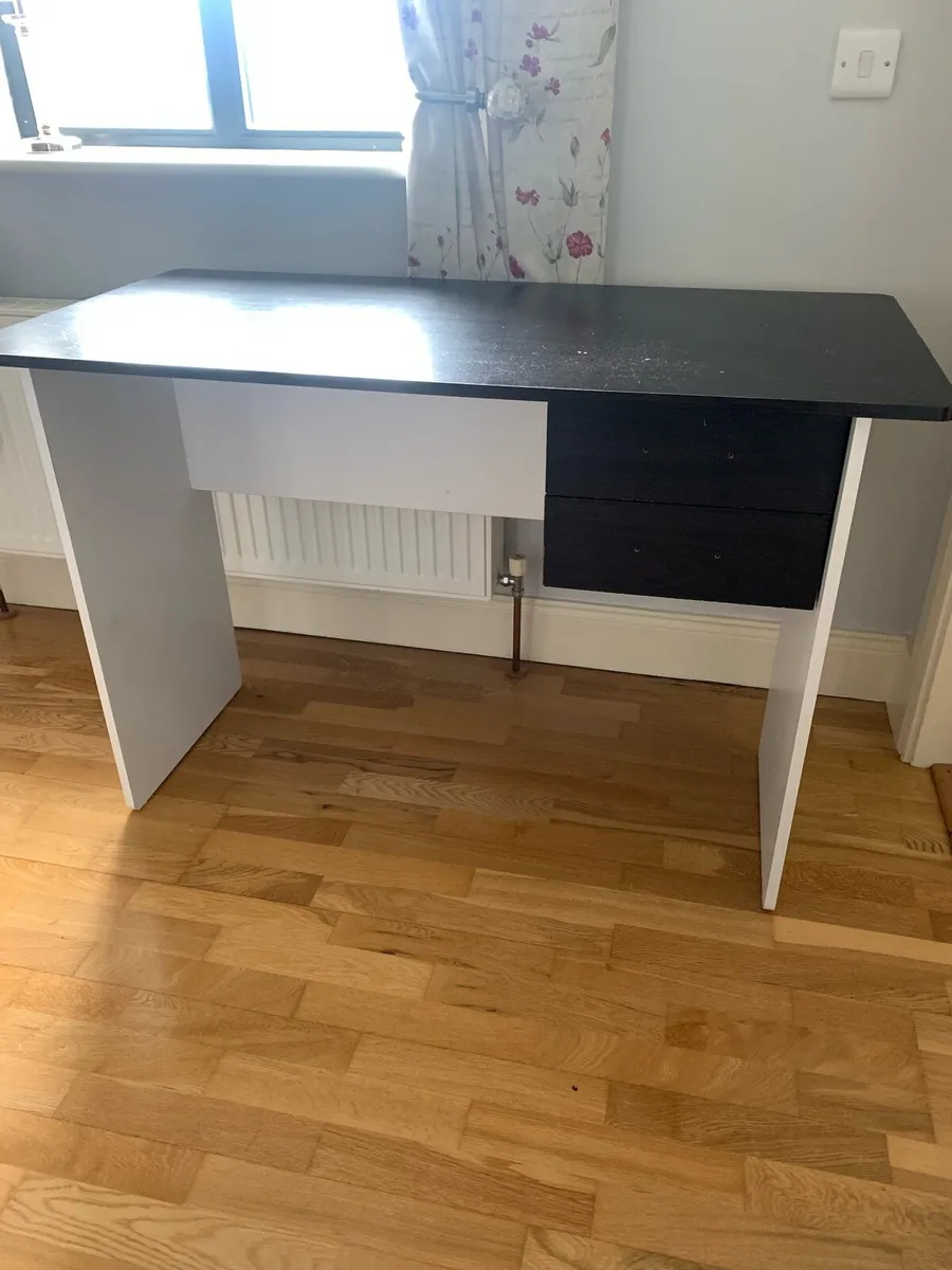 Desk - Image 2