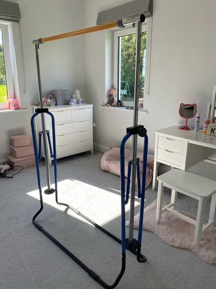 Gymnastics bar - Image 1
