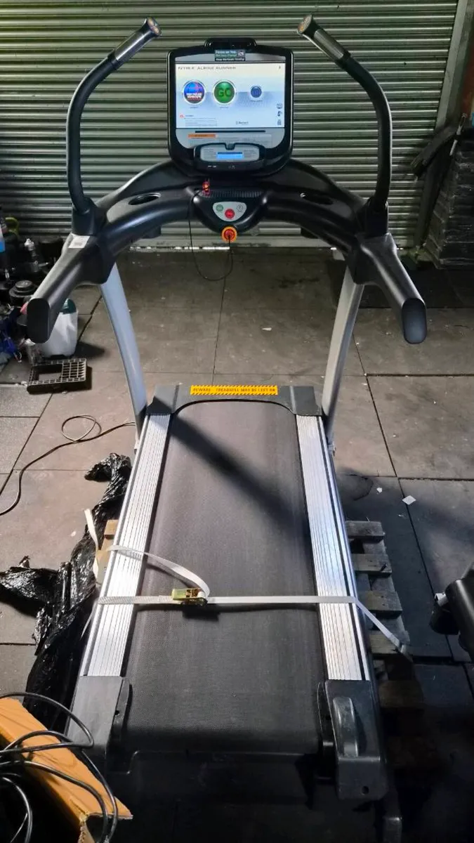 FULLY COMMERCIAL TRUE ALPINE RUNNER 900 TREADMILLS - Image 3