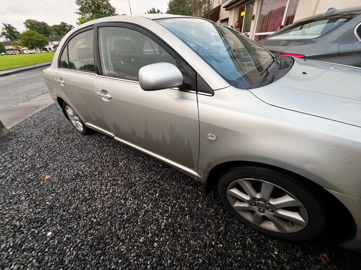 Toyota avensis tax, no NCT - Image 4