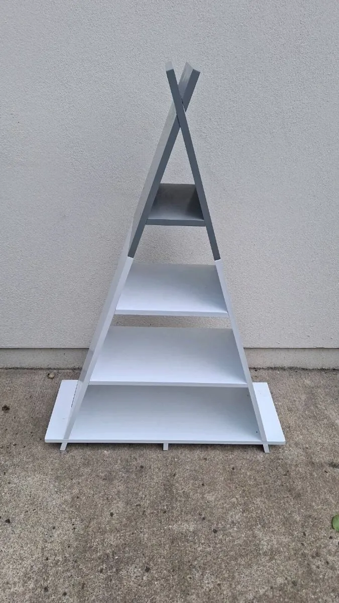 FREE - Children's bookshelf - Image 1