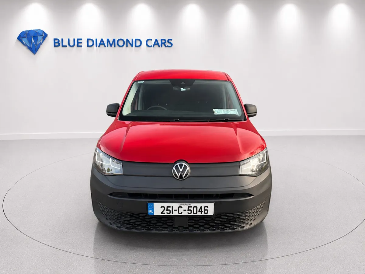 CARGO 2.0 TDI 102HP MANUAL 6SPEED FWD 2DR - Image 2