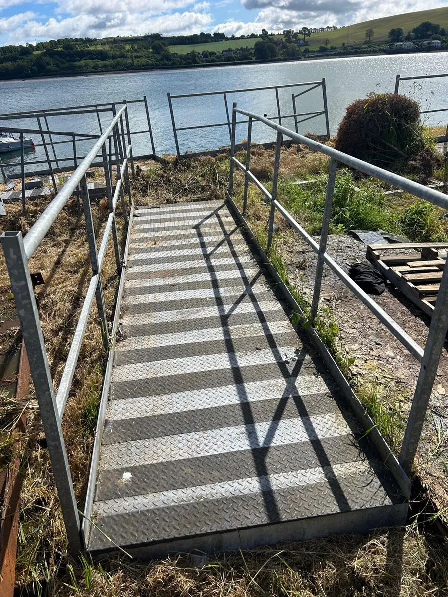 Steel stairs and platforms - Image 3