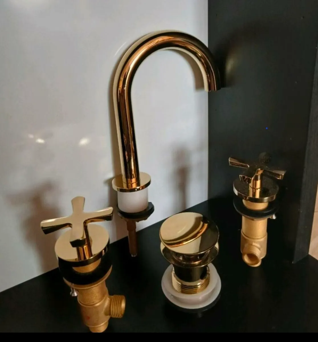 3 HOLE GOLD TAP - Image 1