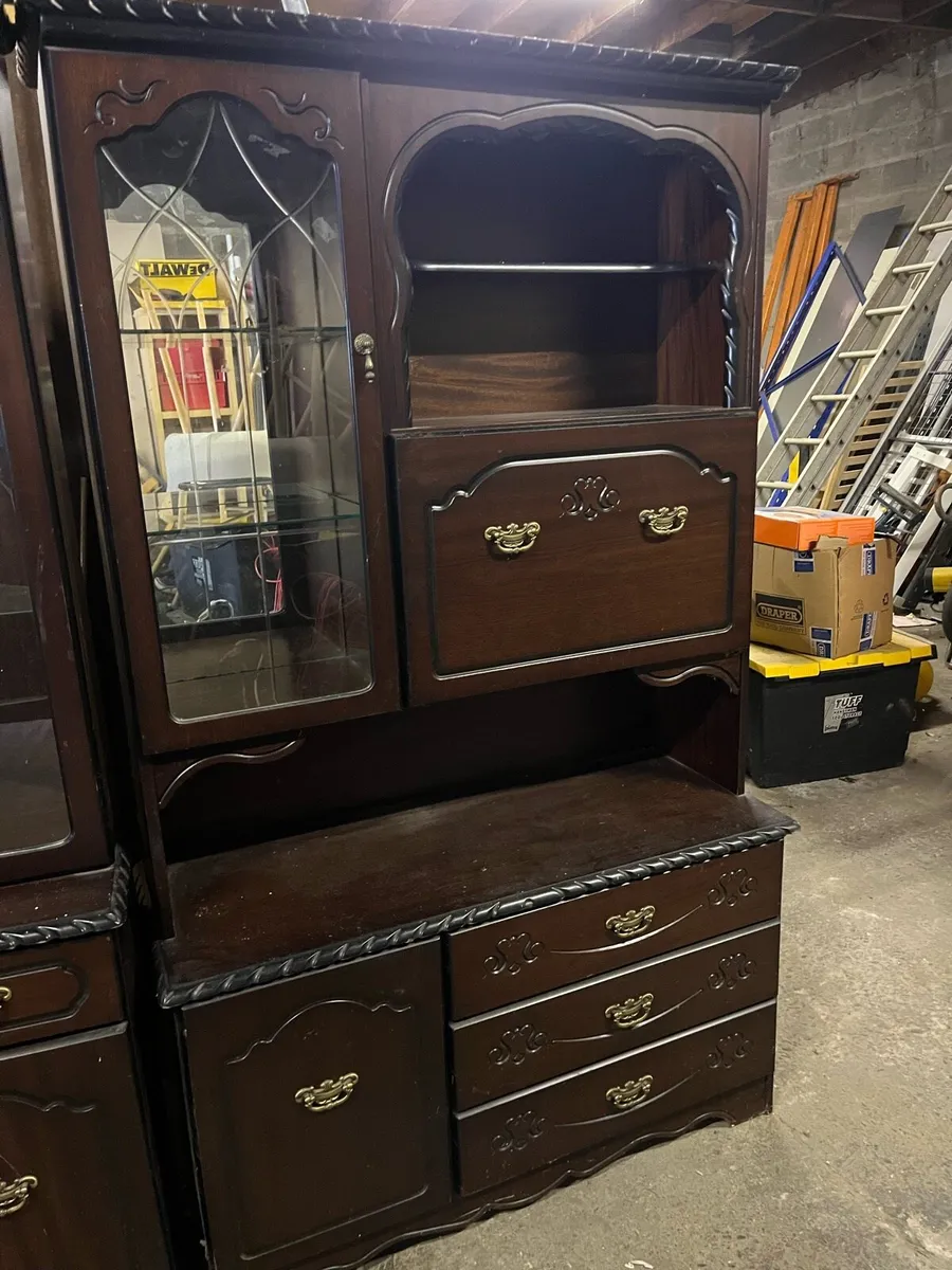 Mahogany display unit