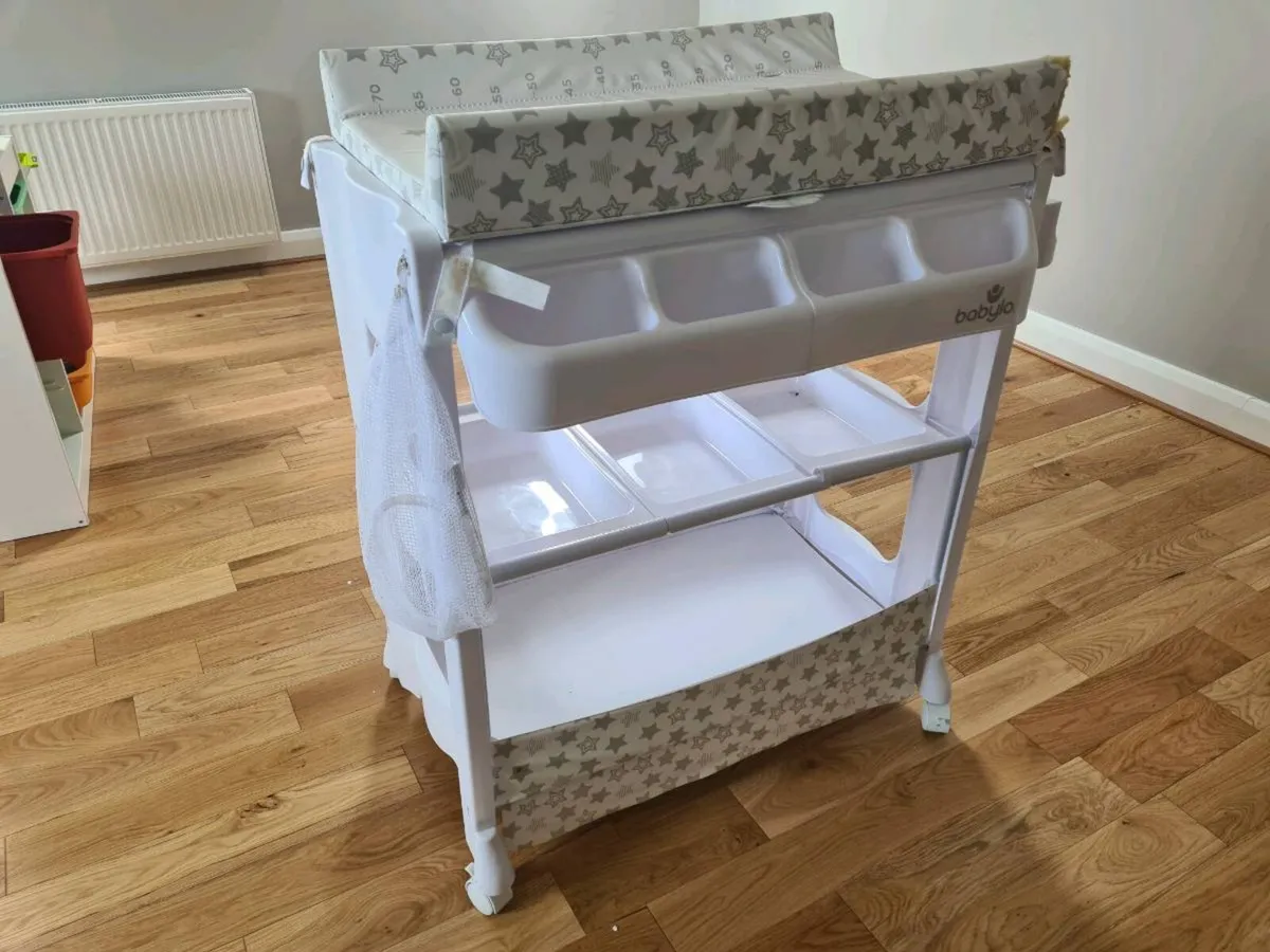 Babylo Bath and Baby Changing Table - Image 3