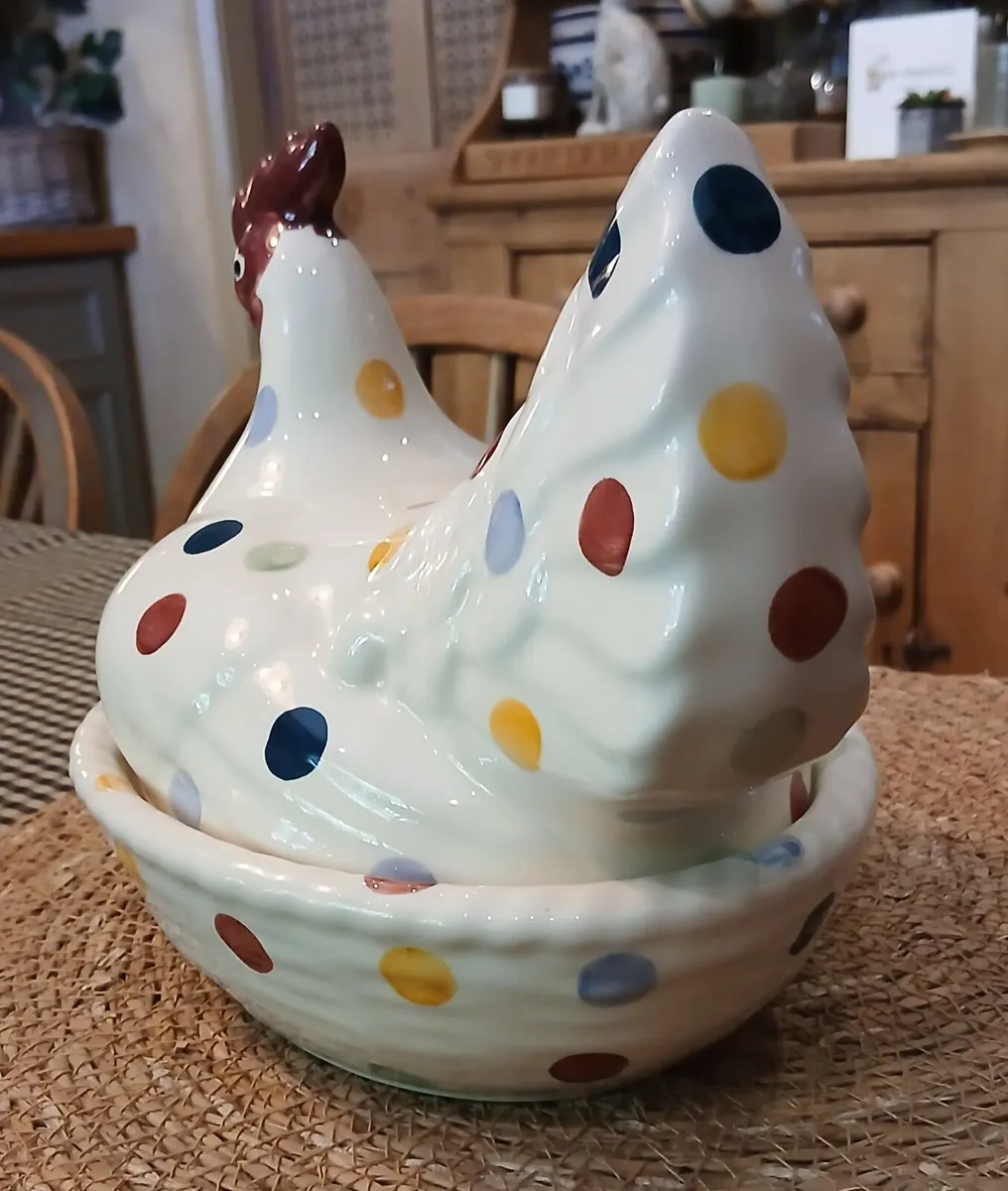 Pottery hen on nest Emma Bridgewater - Image 4
