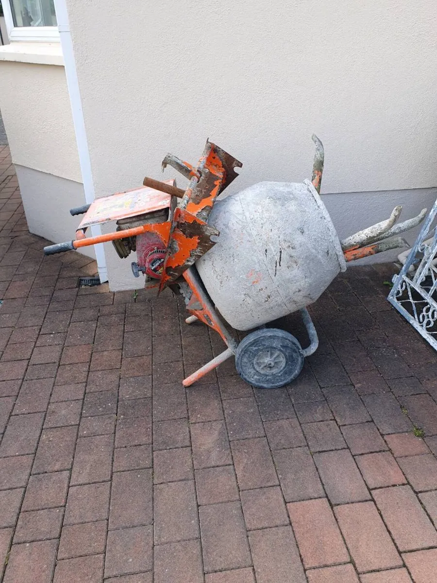 Cement mixer