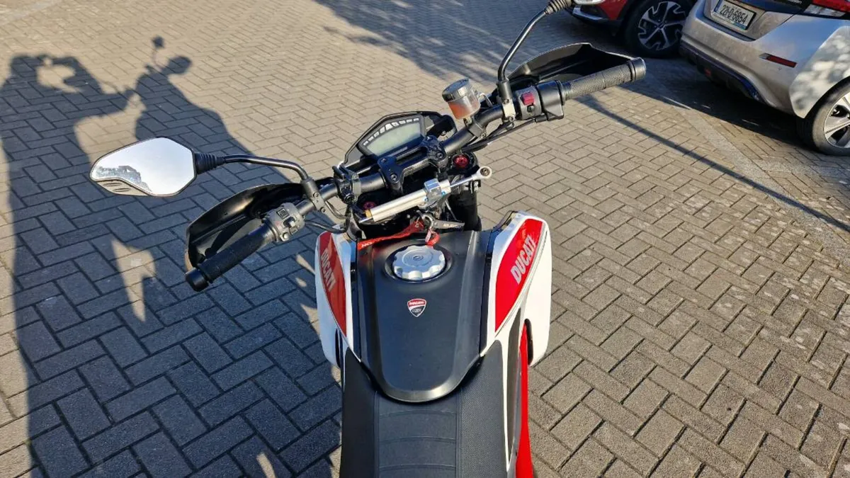 Ducati hypermotard 821 SP - Image 3