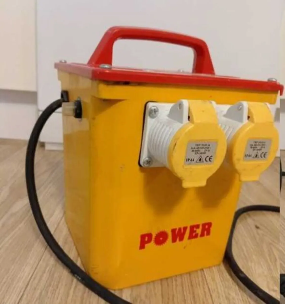Power 3.3kVA Portable Transformer x2 110v outlet - Image 1