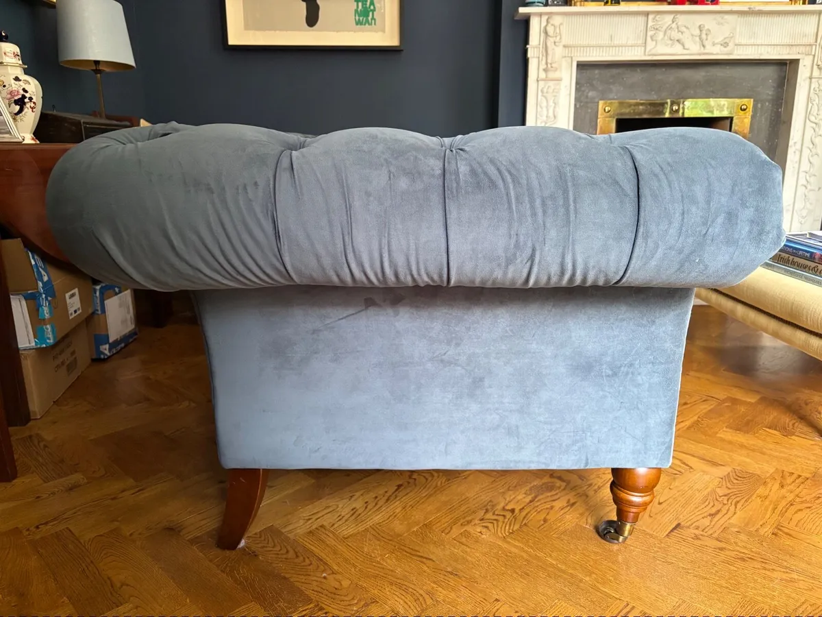 3 Seater Velvet Chesterfield Sofa - Image 3