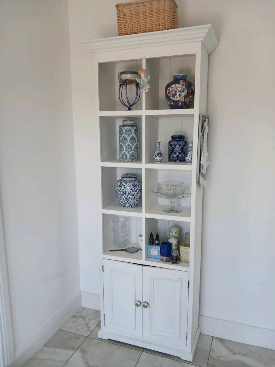 Dresser display unit - Image 1