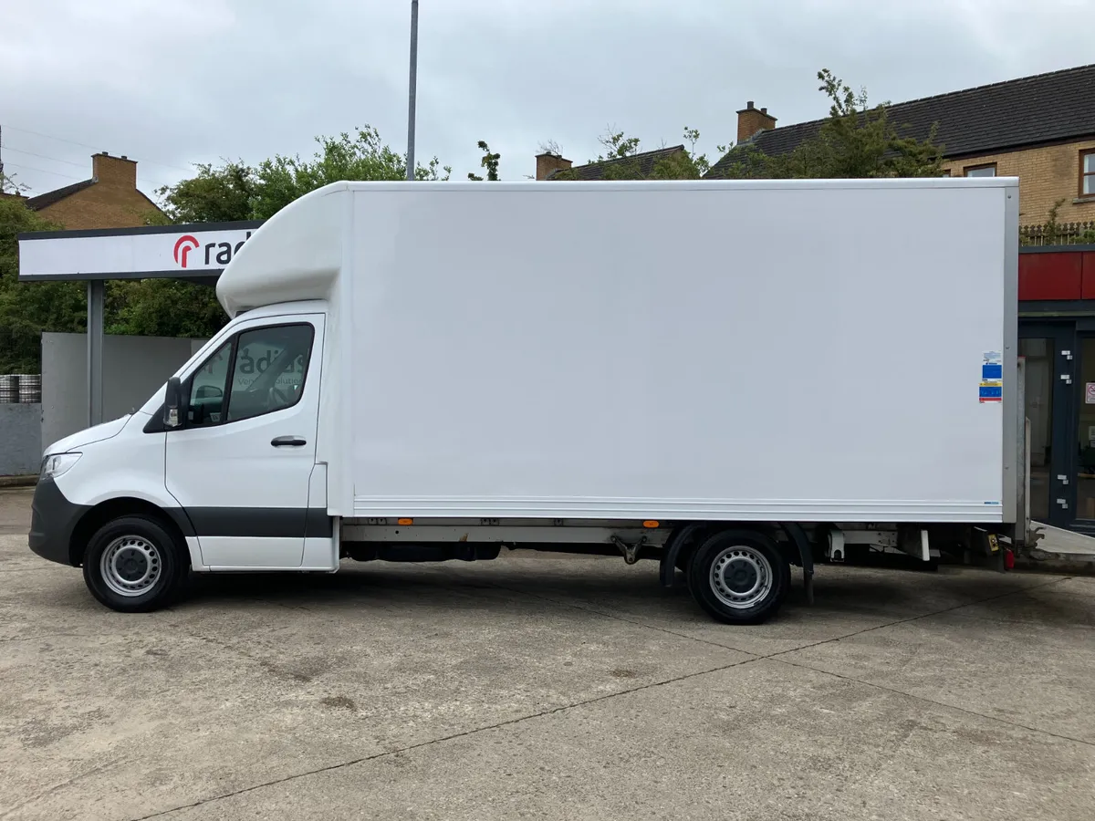 Mercedes-Benz Sprinter 2023 - Image 3