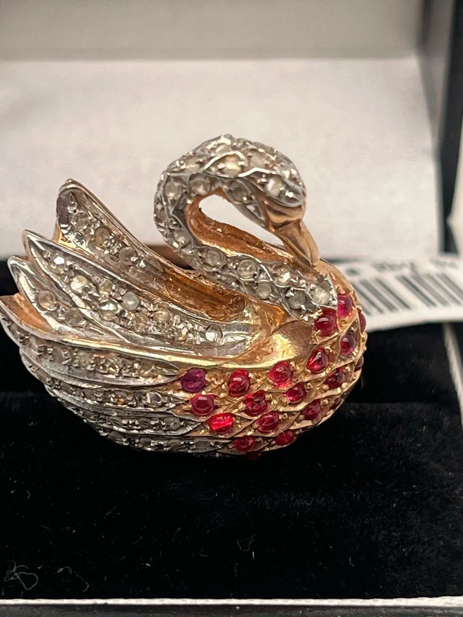 9k rose gold Swan ring with rubies & diamonds - Image 2