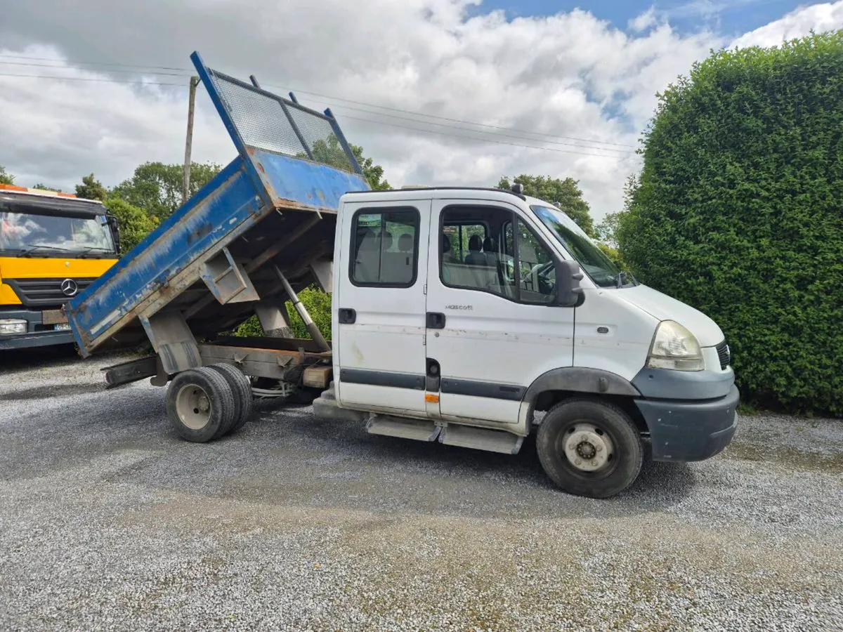 Renault 5.5 /3.5 ton crew tipper - Image 4