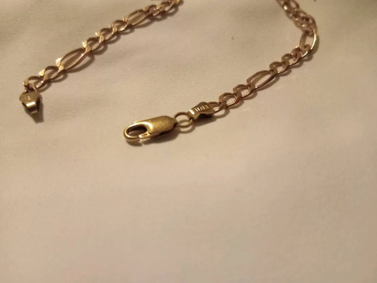 Gents 9ct gold figaro bracelet 8 inch - Image 1