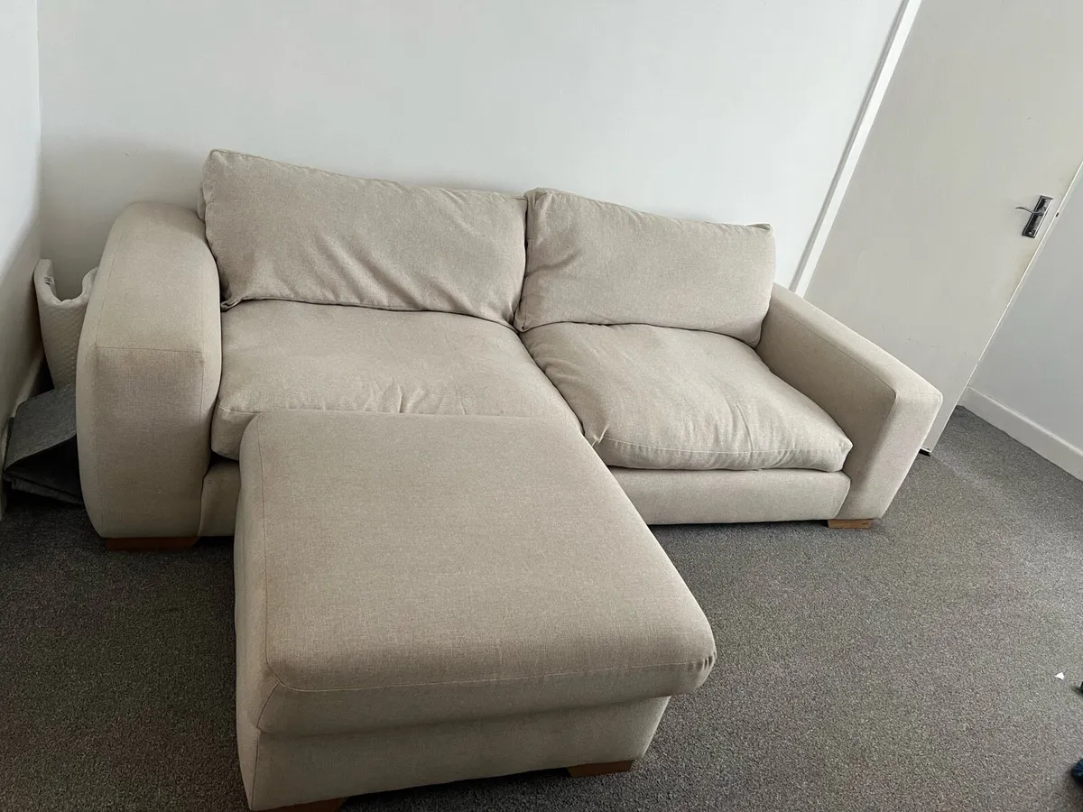 Cozy couch sofa 4 seater plus ottoman - Image 2