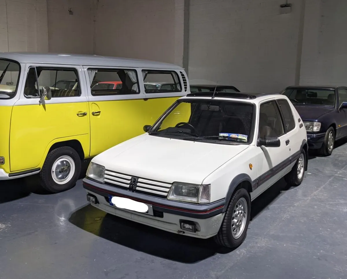 Peugeot 205 1991 - Image 1