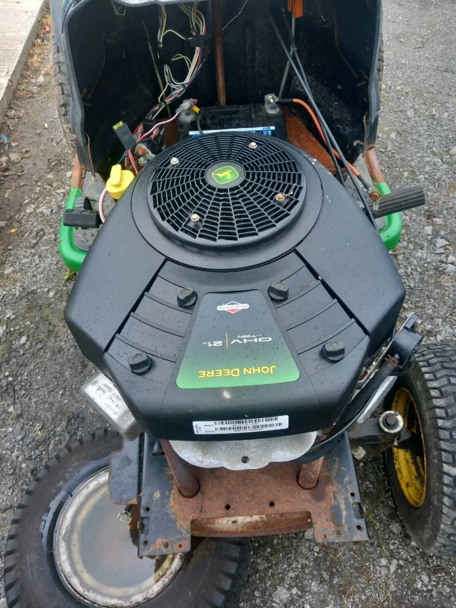 21 horsepower o.h.v v twin briggs and Stratton - Image 3