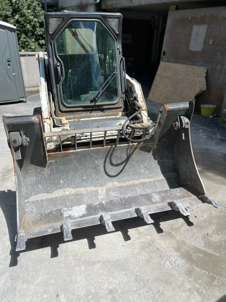 Bobcat Skidsteer loader - Image 1