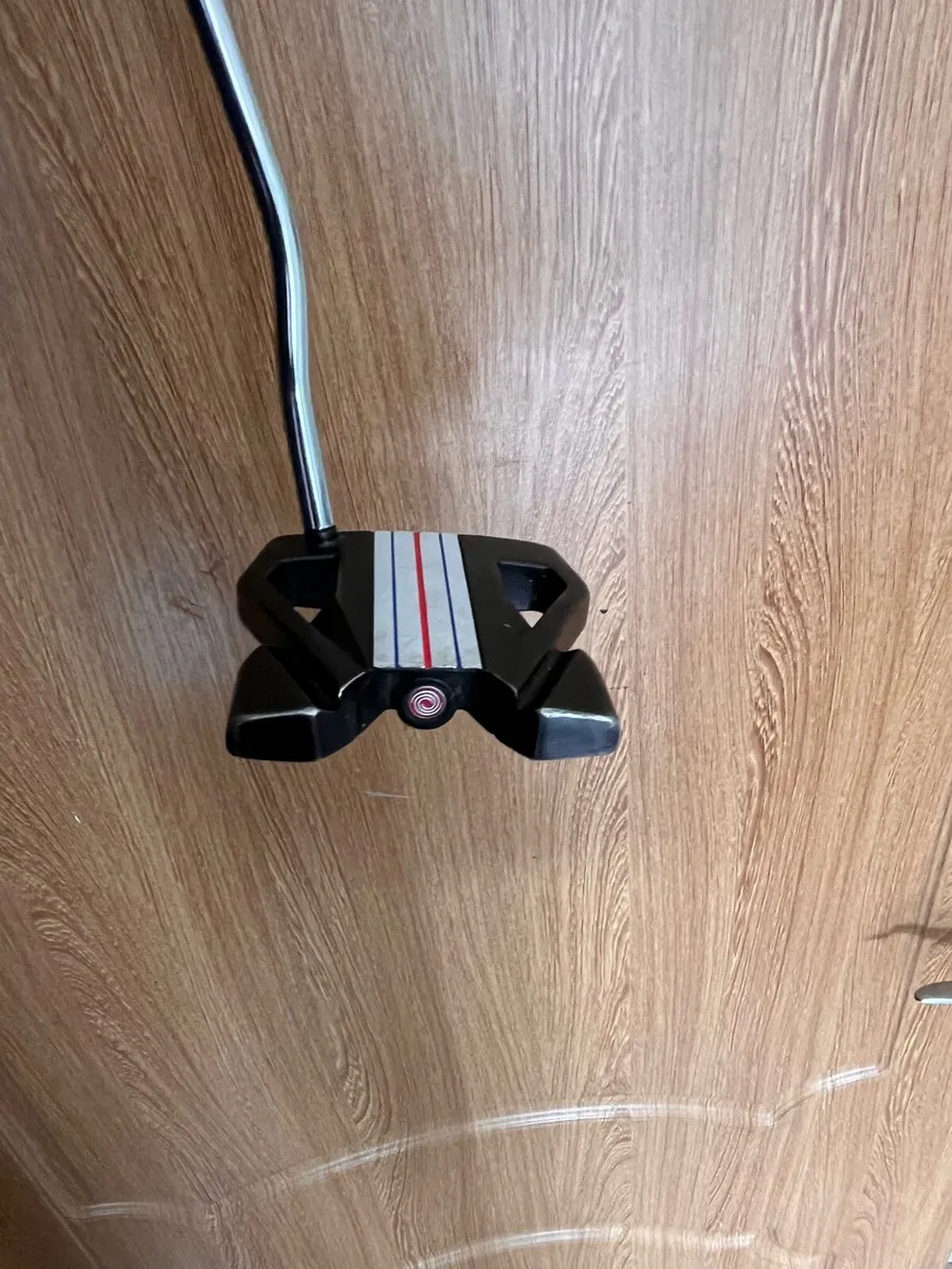 Odyssey Triple Track Ten Putter - Image 1