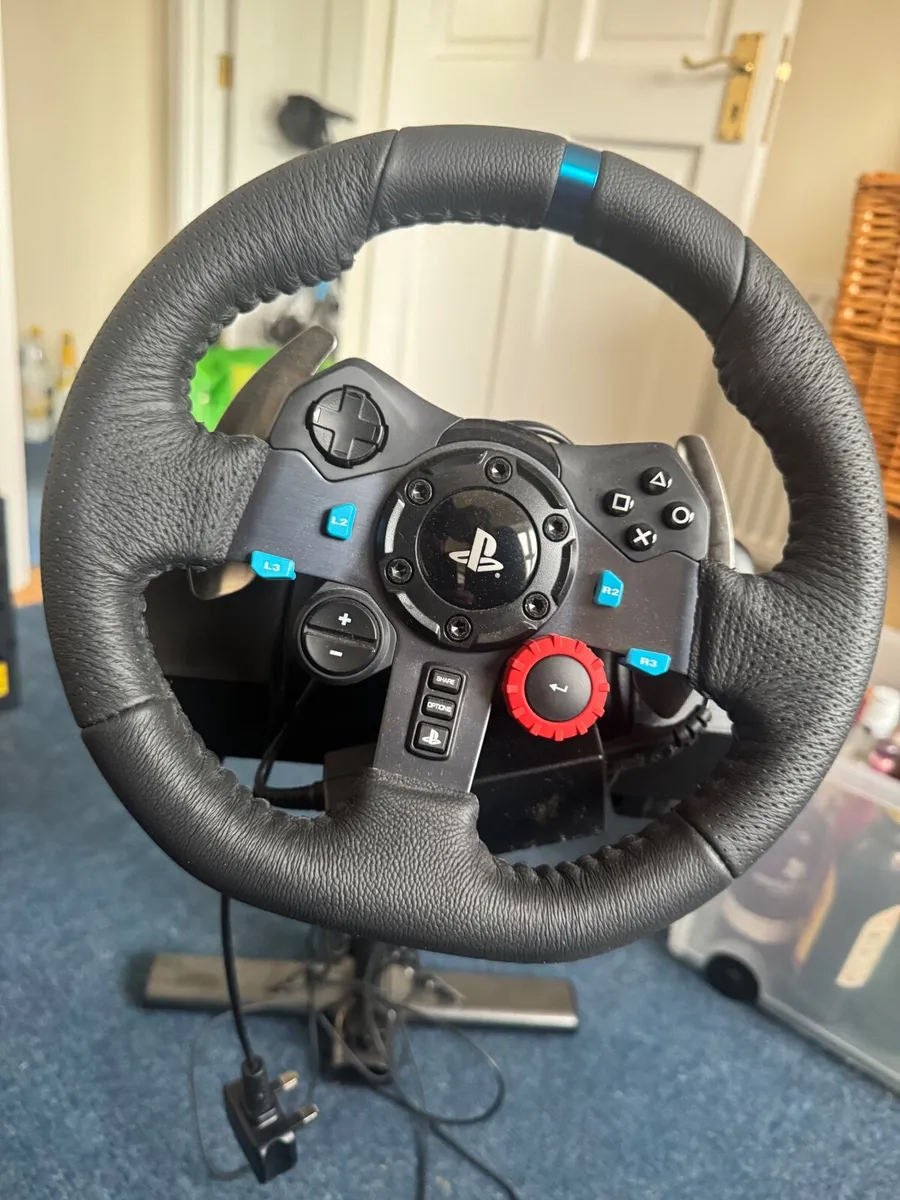 Logitech g29 and Playseat racing sim - Image 1