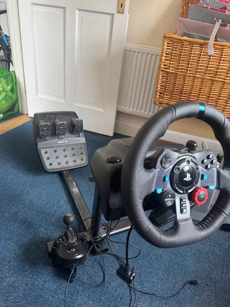Logitech g29 and Playseat racing sim - Image 2