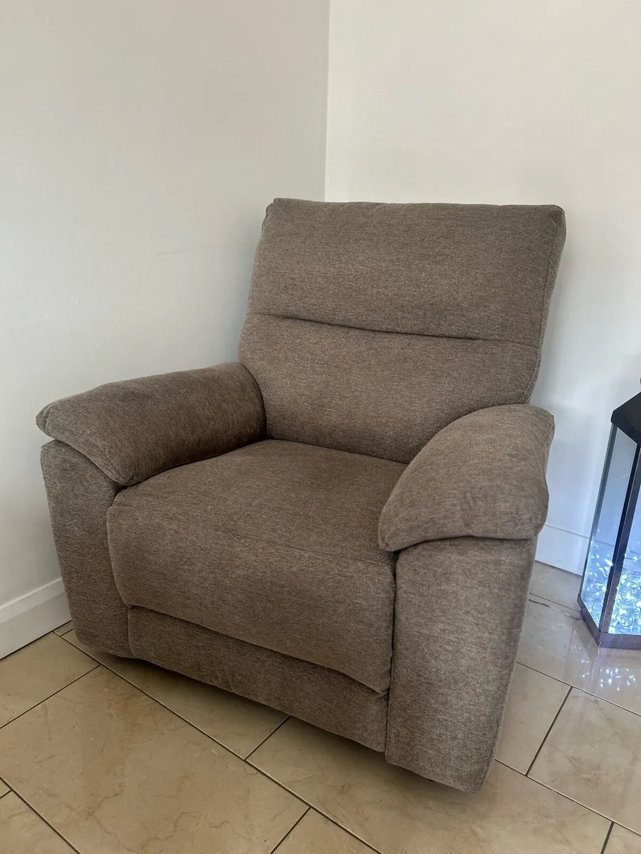 Recliner couch - Image 1