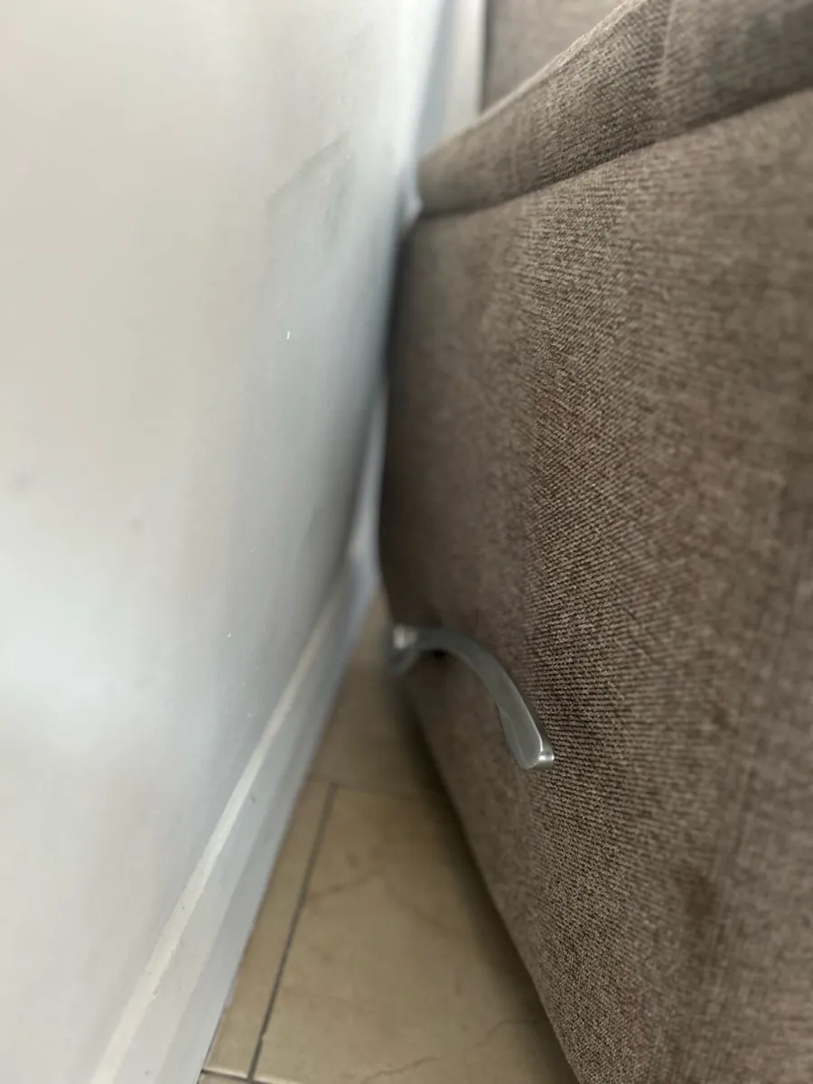Recliner couch - Image 3