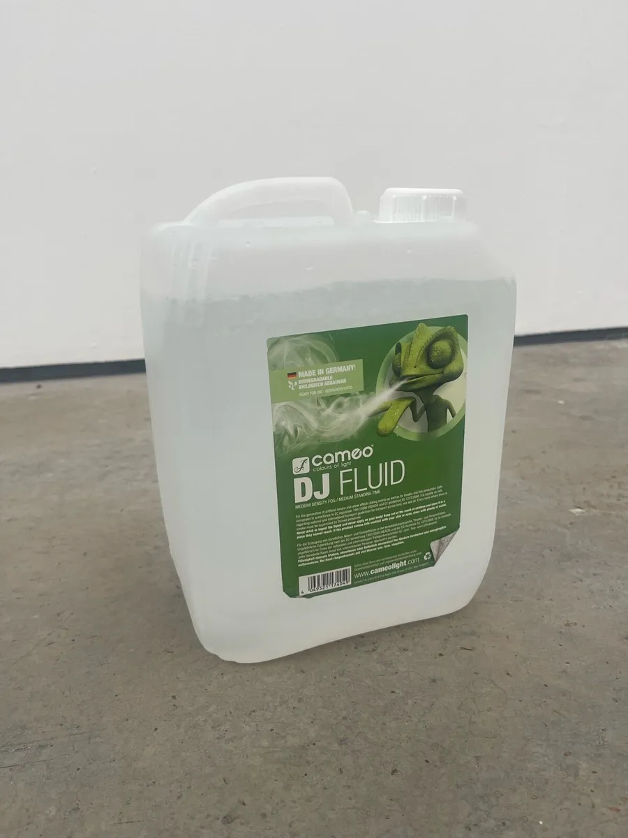 Fluid for smoke machine and 20m chain - Image 1