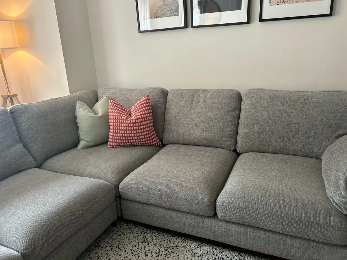 5 seater couch - Image 3