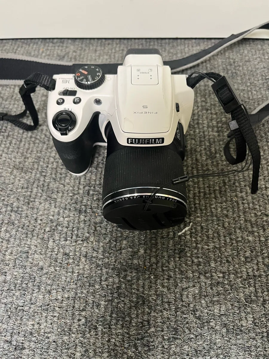 FujifilmBridge Camera S9200 - Image 2