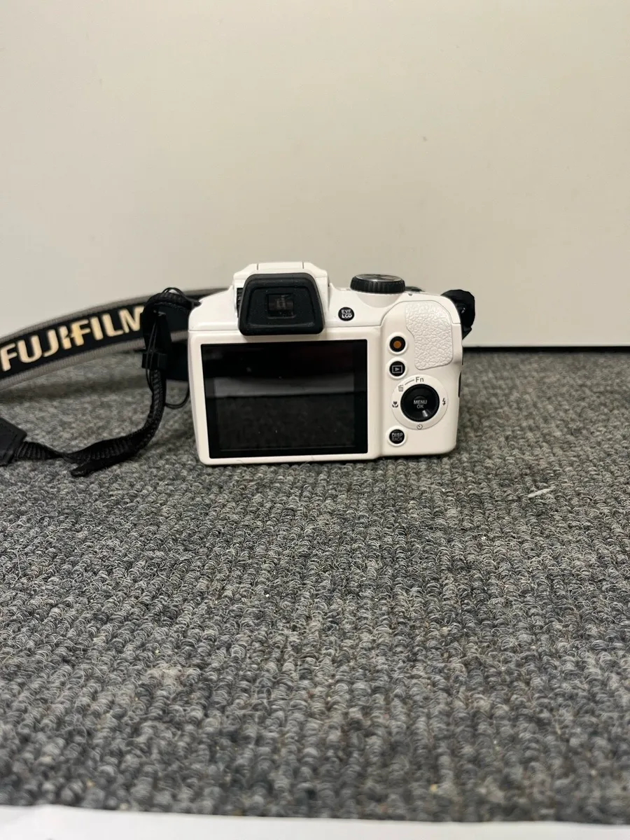FujifilmBridge Camera S9200 - Image 3