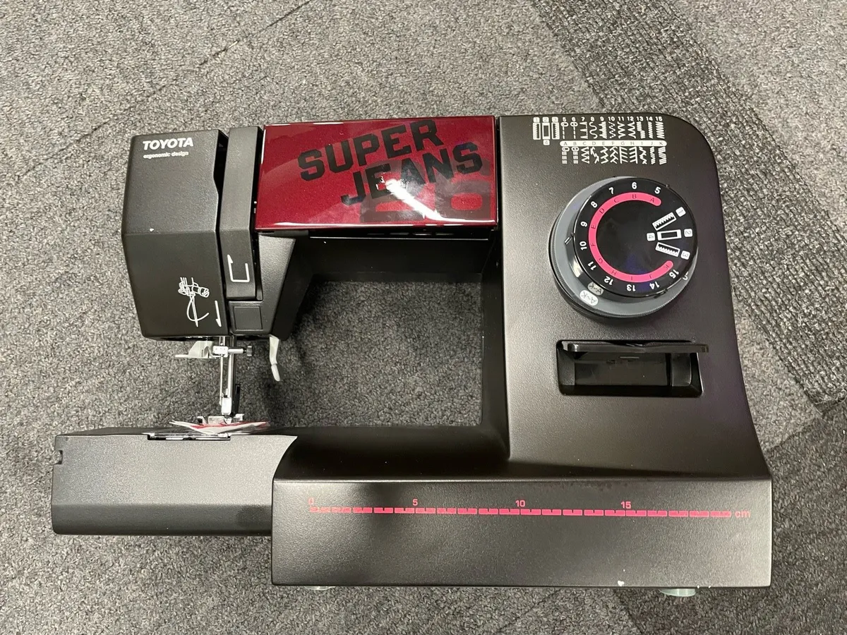Toyota SuperJ26 Sewing Machine - Image 4