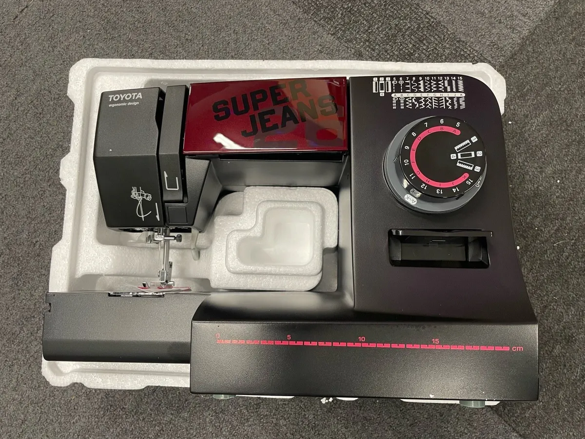 Toyota SuperJ26 Sewing Machine - Image 3