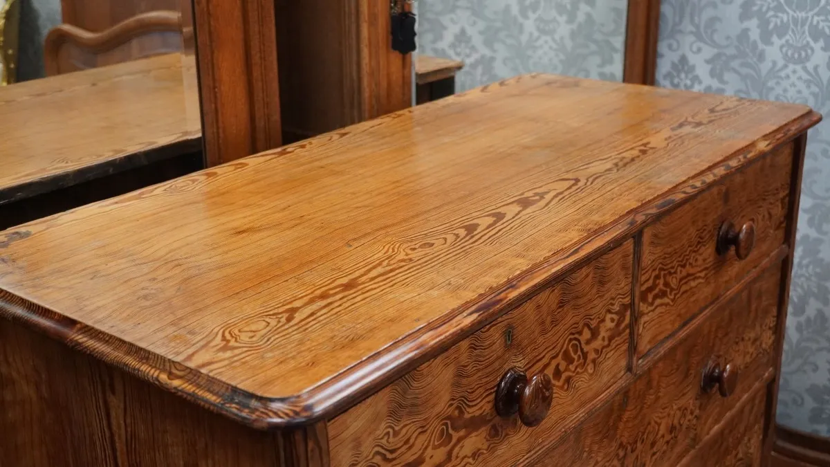 Victorian Figured Pitch Pine Chest of Drawers - Image 3