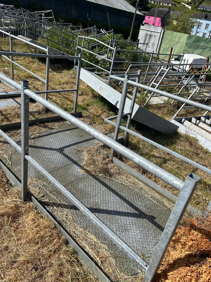 Steel bridging walkway - Image 3