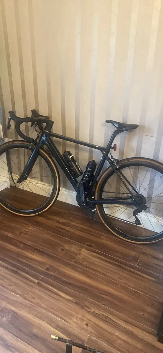 Carbon road bike - Image 3