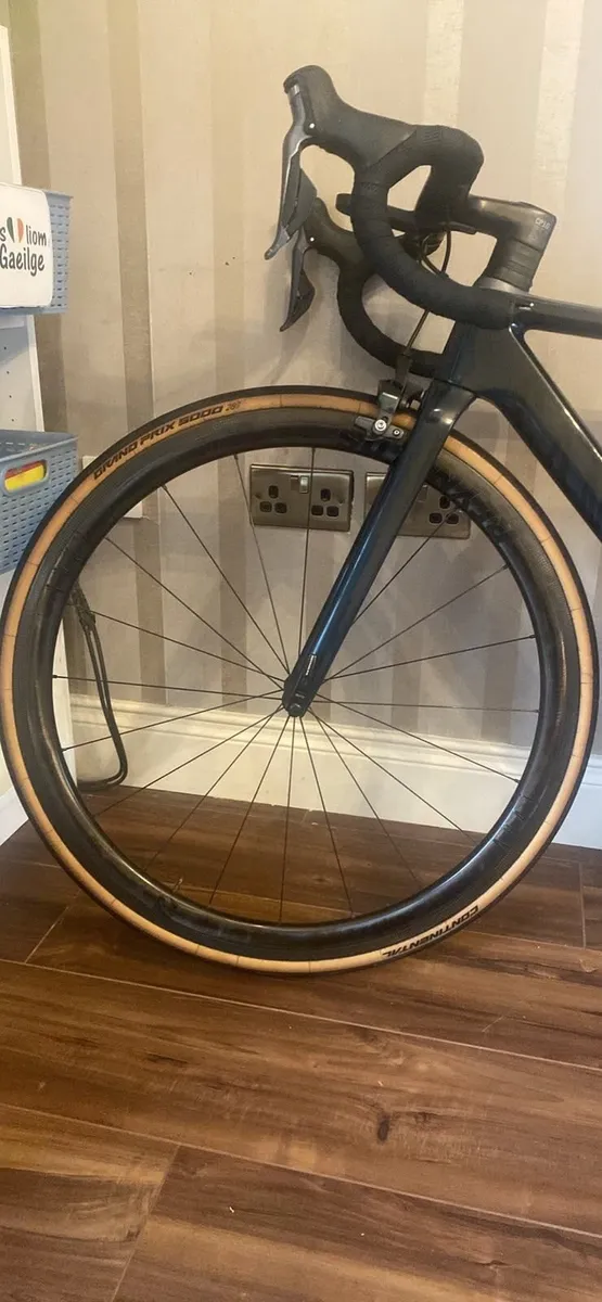 Carbon road bike - Image 2
