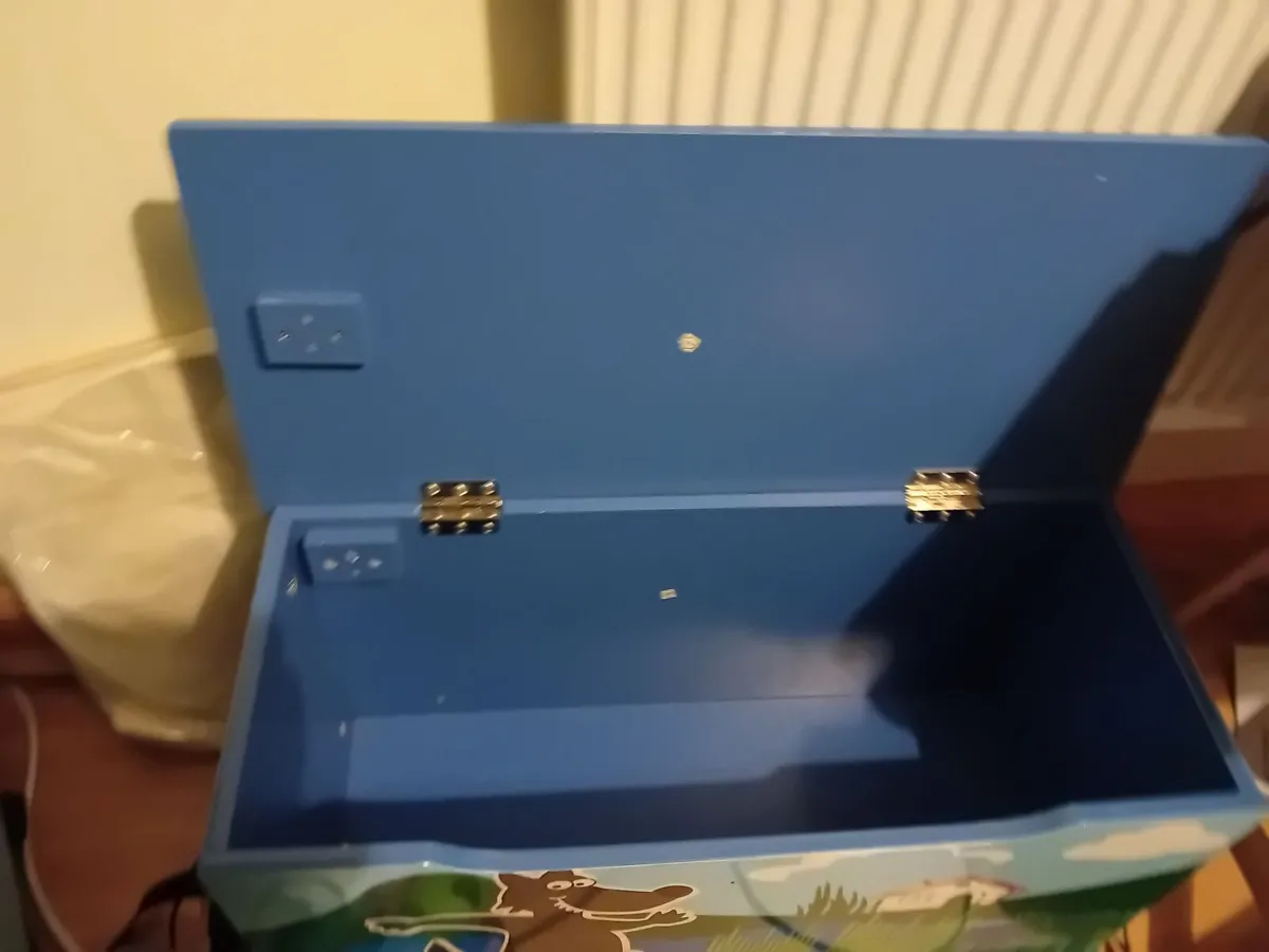 Childs storage box - Image 4