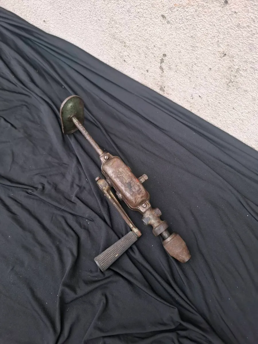 Small vintage drill - Image 2