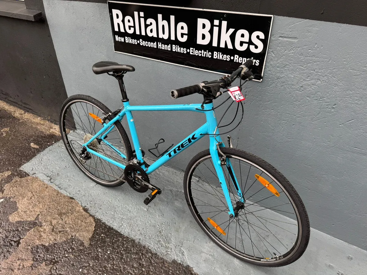 Trek FX3 Hybrid Bike - Image 3